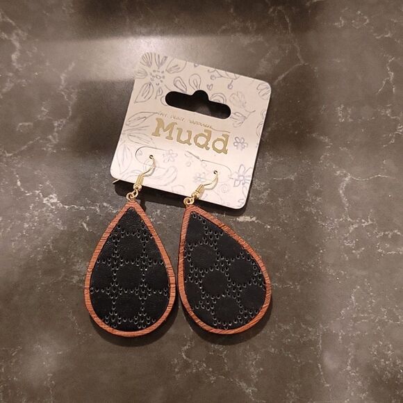 BRAND NEW MUDD BOHEMIAN WOOD TEARDROP DANGLE EARRINGS 2.25" STATEMENT  E… - Picture 7 of 9